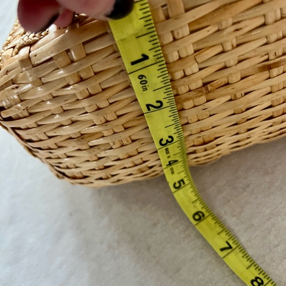 Vintage Made in Italy “Walborg” Elegant Tan Woven Rattan Basket Bag - Picture 10 of 12
